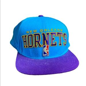 *RARE VINTAGE* New Orleans Hornets snap back made by ADIDAS